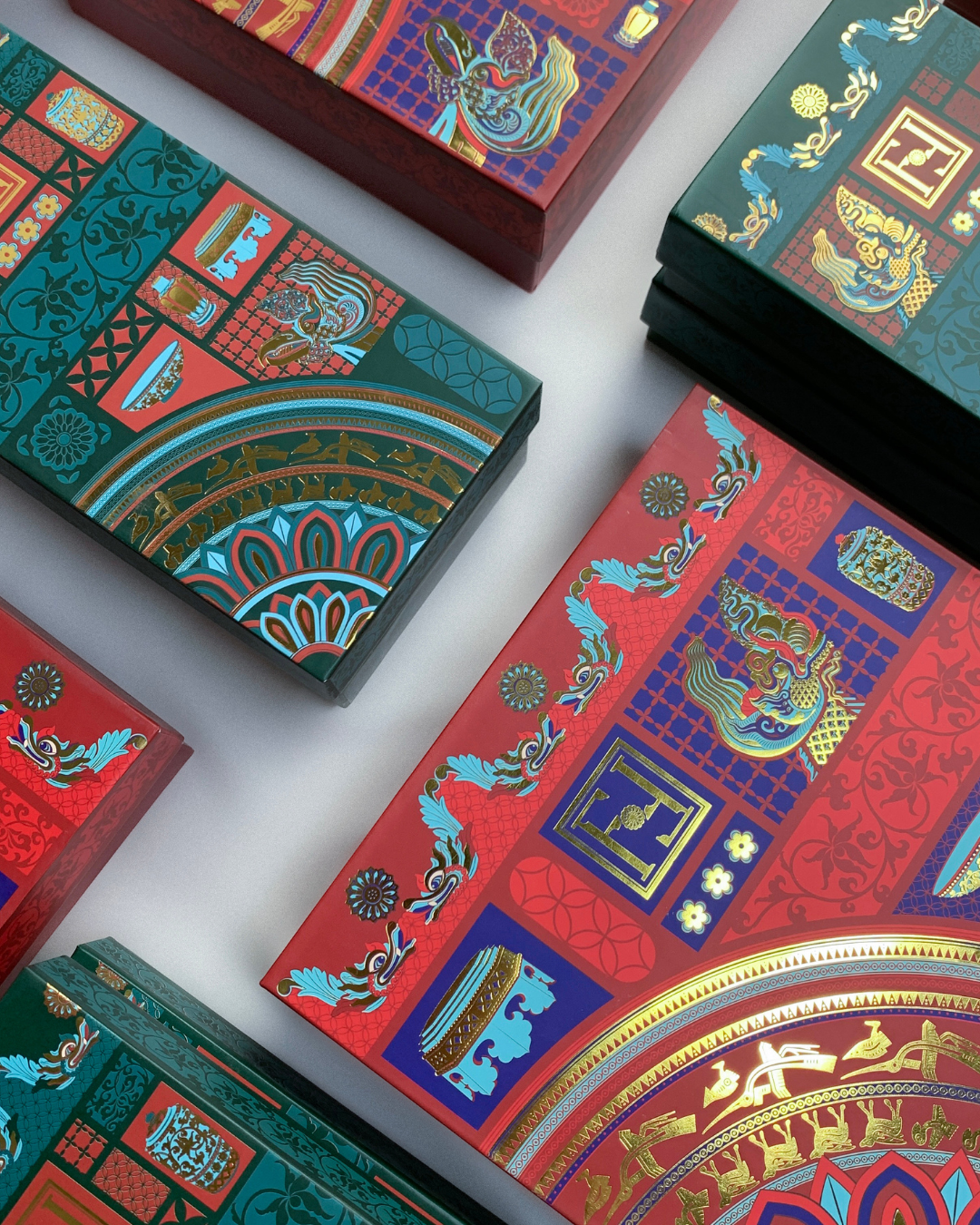 Quà Tặng Cao Cấp / Khăn Lụa Vuông Mây Hoạ Long Ân / Xanh Dương