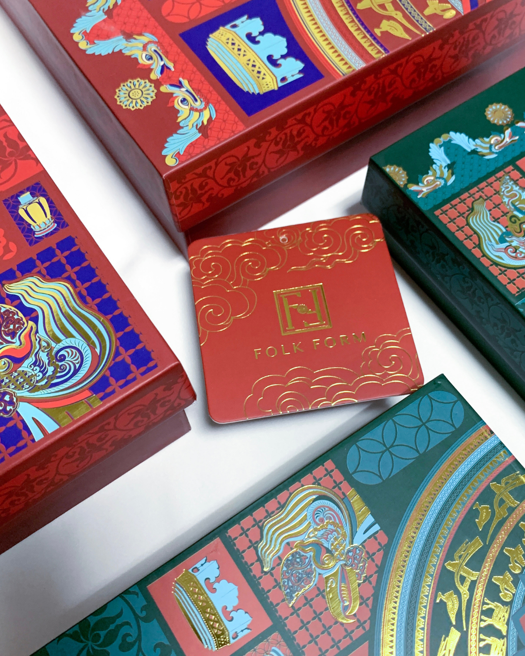 Quà Tặng Cao Cấp Tinh Tế / Khăn Lụa Vuông Cố Đô Liên Hoạ / Nâu & Xanh Lá Đậm