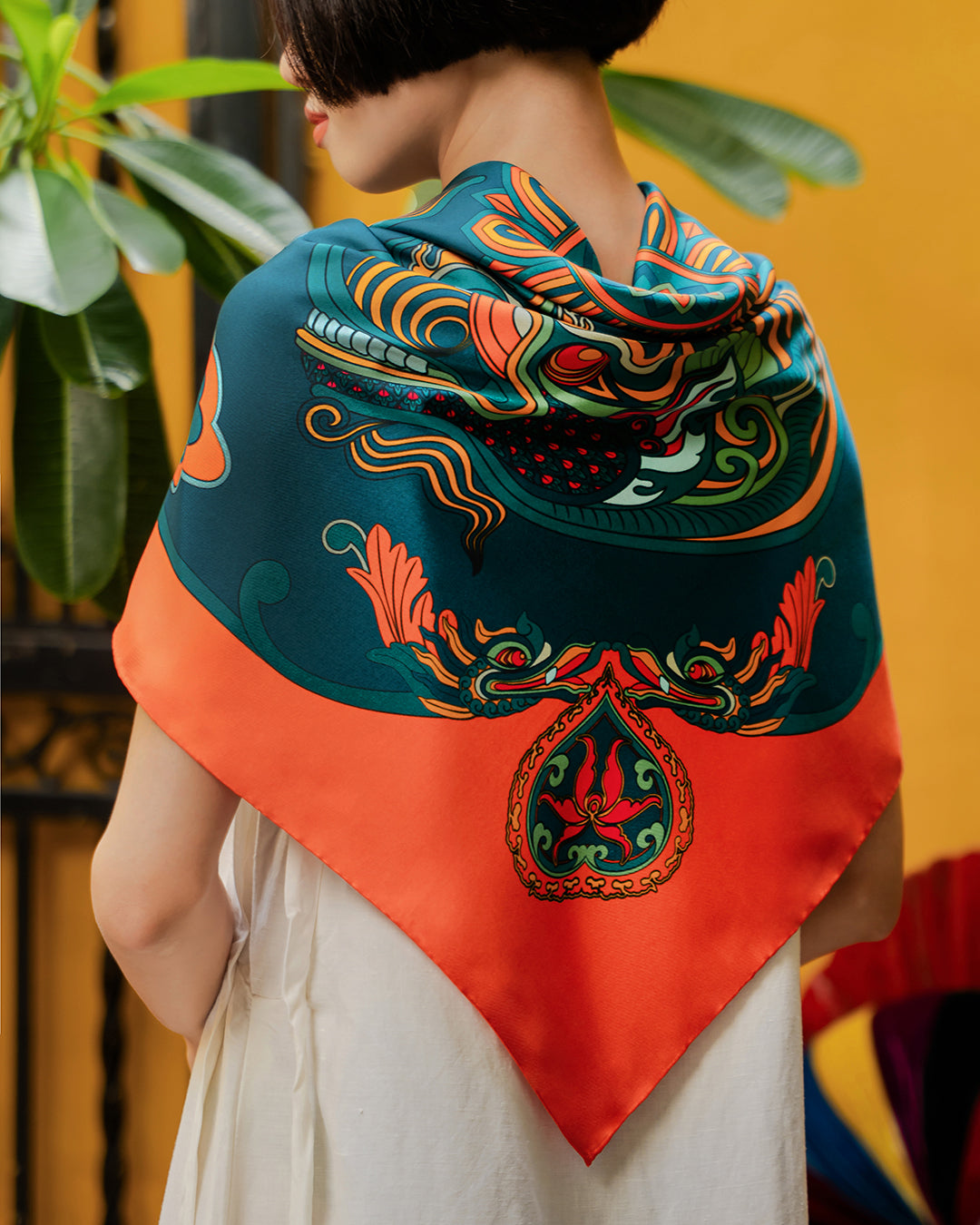 Khăn Lụa Hương Vân Long Mộng / Xanh Lá & Da Cam / 90x90