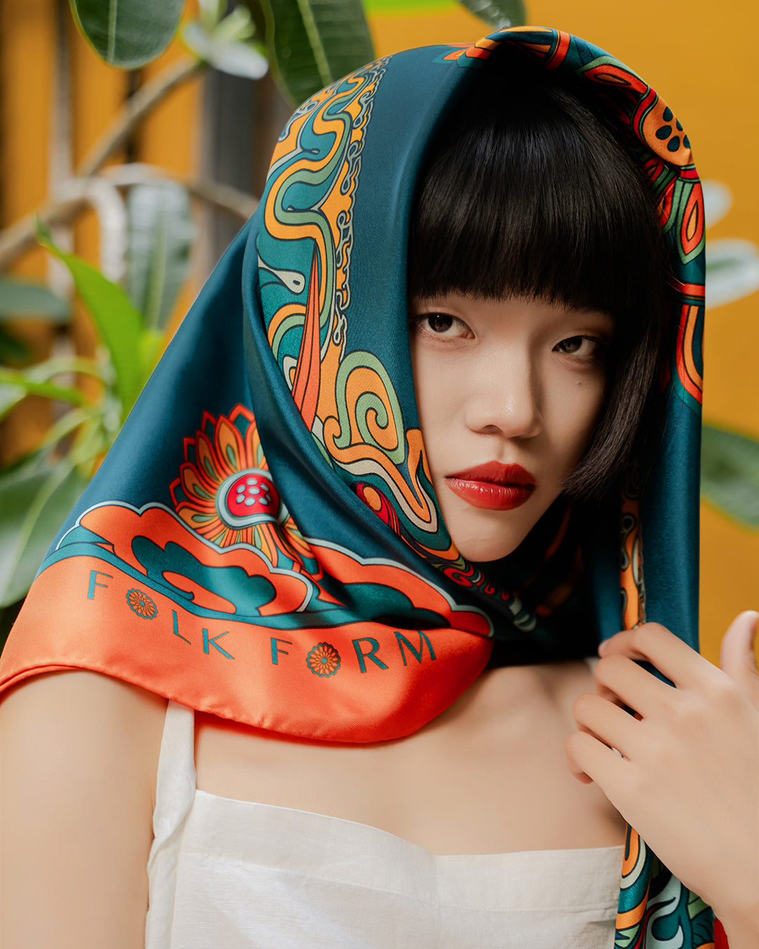 Khăn Lụa Hương Vân Long Mộng / Xanh Lá & Da Cam / 90x90
