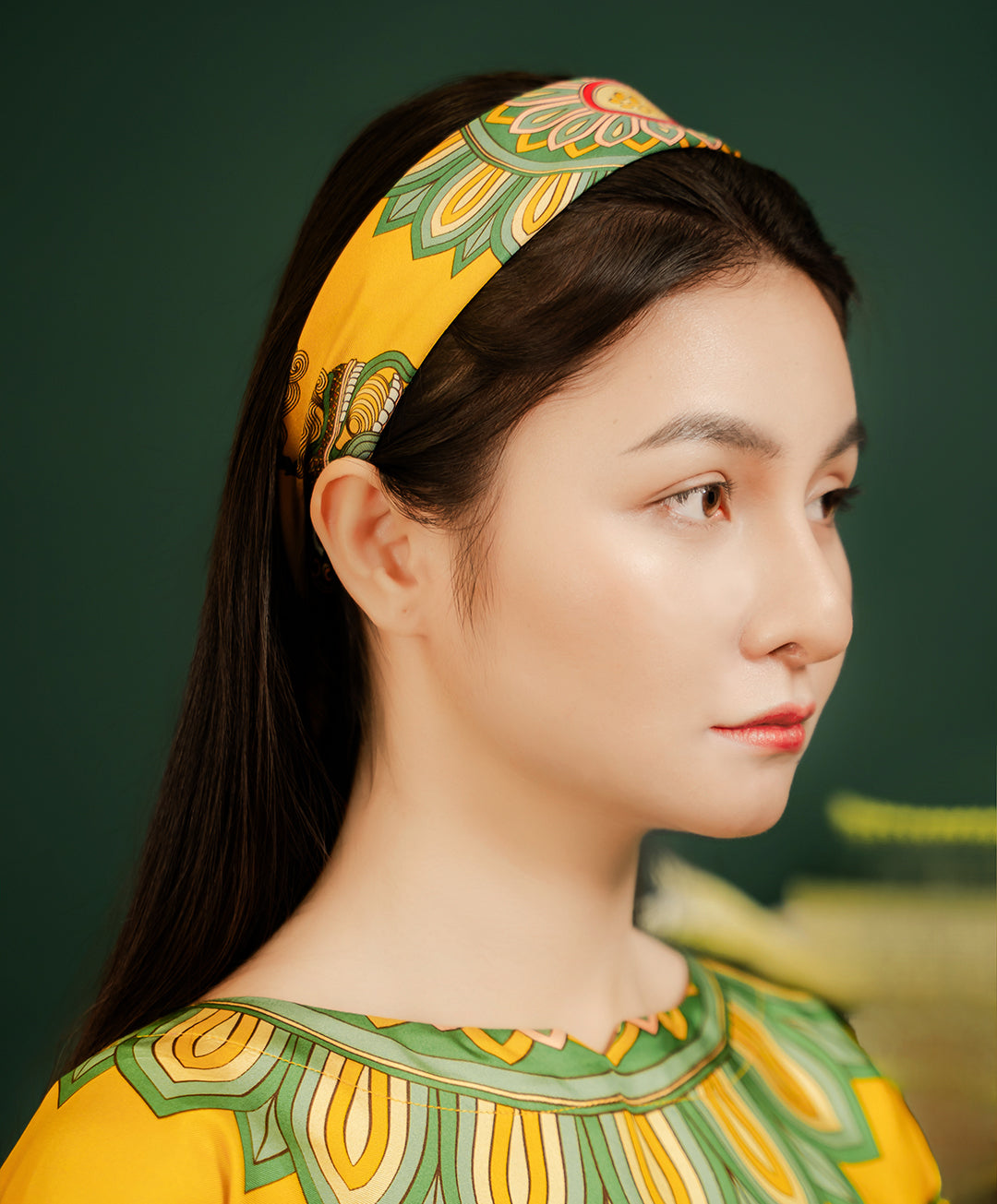 Khăn Lụa Vuông Mây Hoạ Long Ân / Vàng / Quà Tặng Cao Cấp