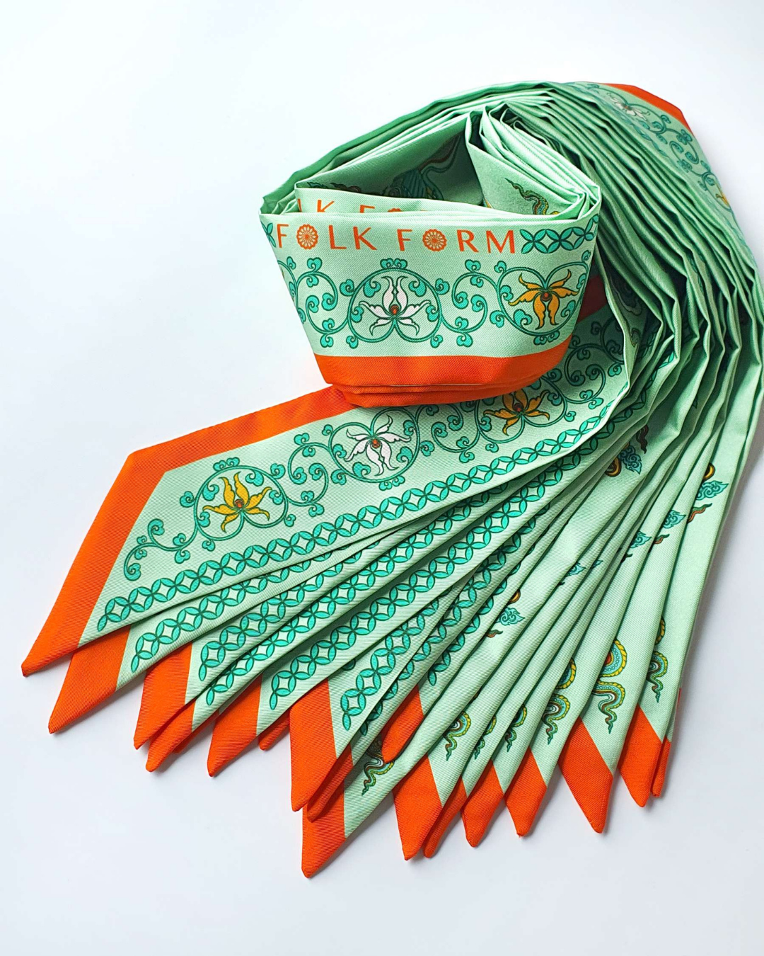 Khăn Twilly Lụa Phụng Vũ Vân Ca / Xanh / 6x106
