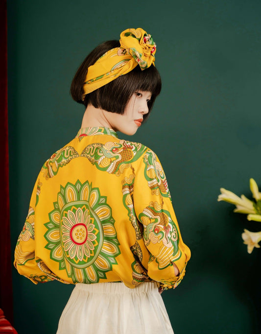 Cách Phối Đồ Với Khăn Lụa: Hành Trang Biến Hóa Của Nàng Thơ Hiện Đại