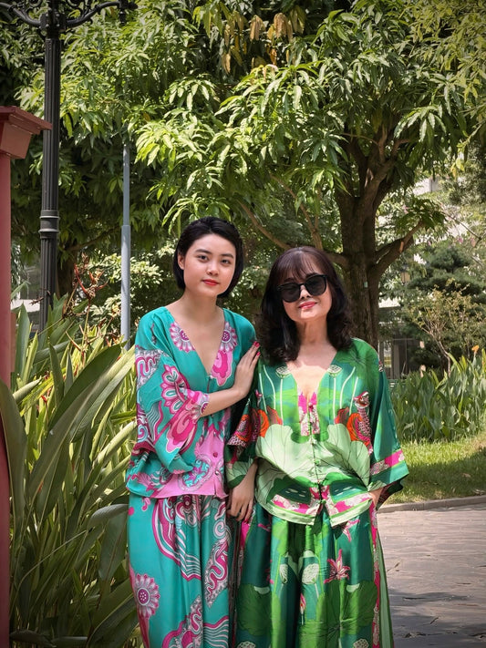 Sợi Tơ Kết Nối Tình Mẫu Tử: Đánh Thức Di Sản Trên Nền Áo Lụa Tơ Tằm Cao Cấp