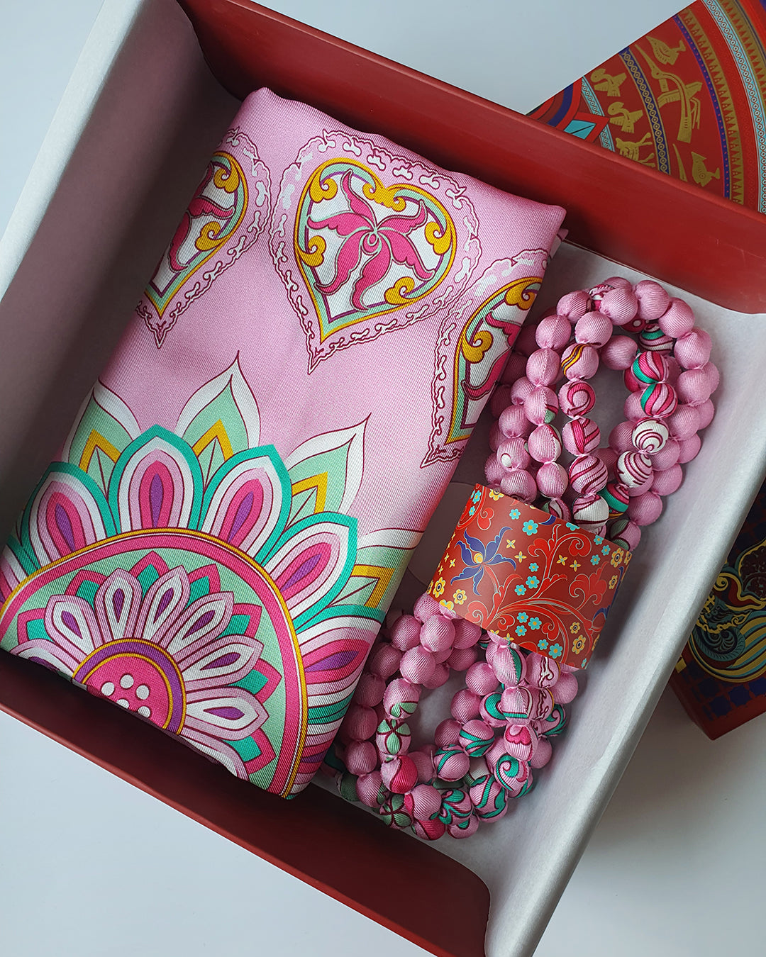 Quà Tặng Cao Cấp Tinh Hoa / Khăn Lụa Vuông Phụng Vũ Vân Ca / Hồng