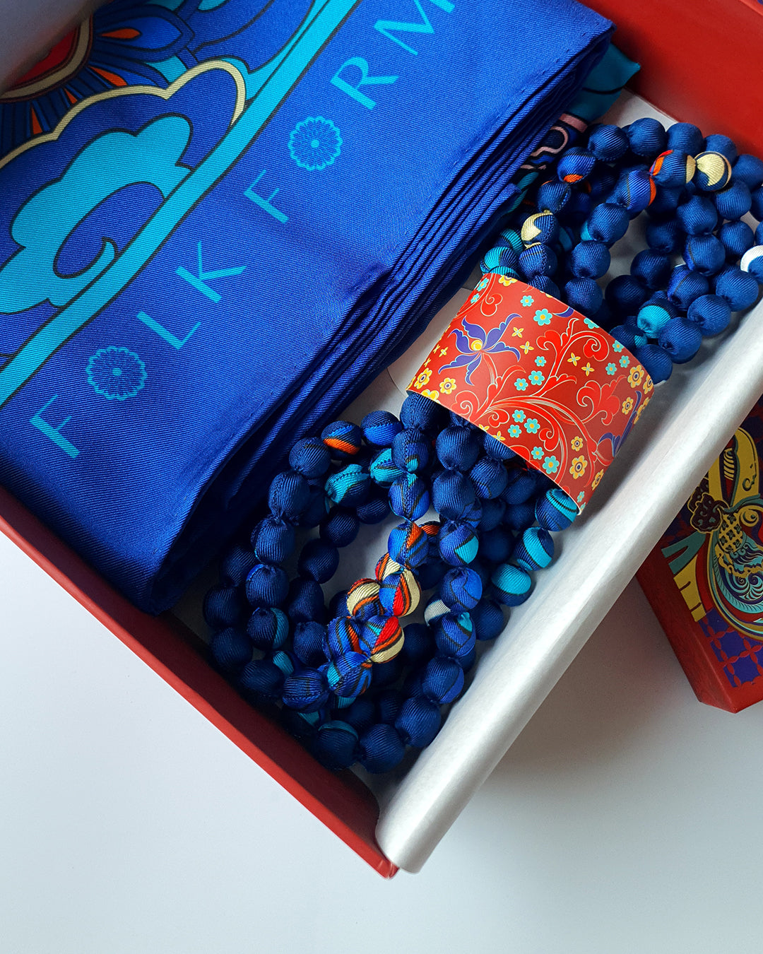 Quà Tặng Cao Cấp Tinh Hoa / Khăn Lụa Vuông Hương Vân Long Mộng / Xanh Lam Đậm