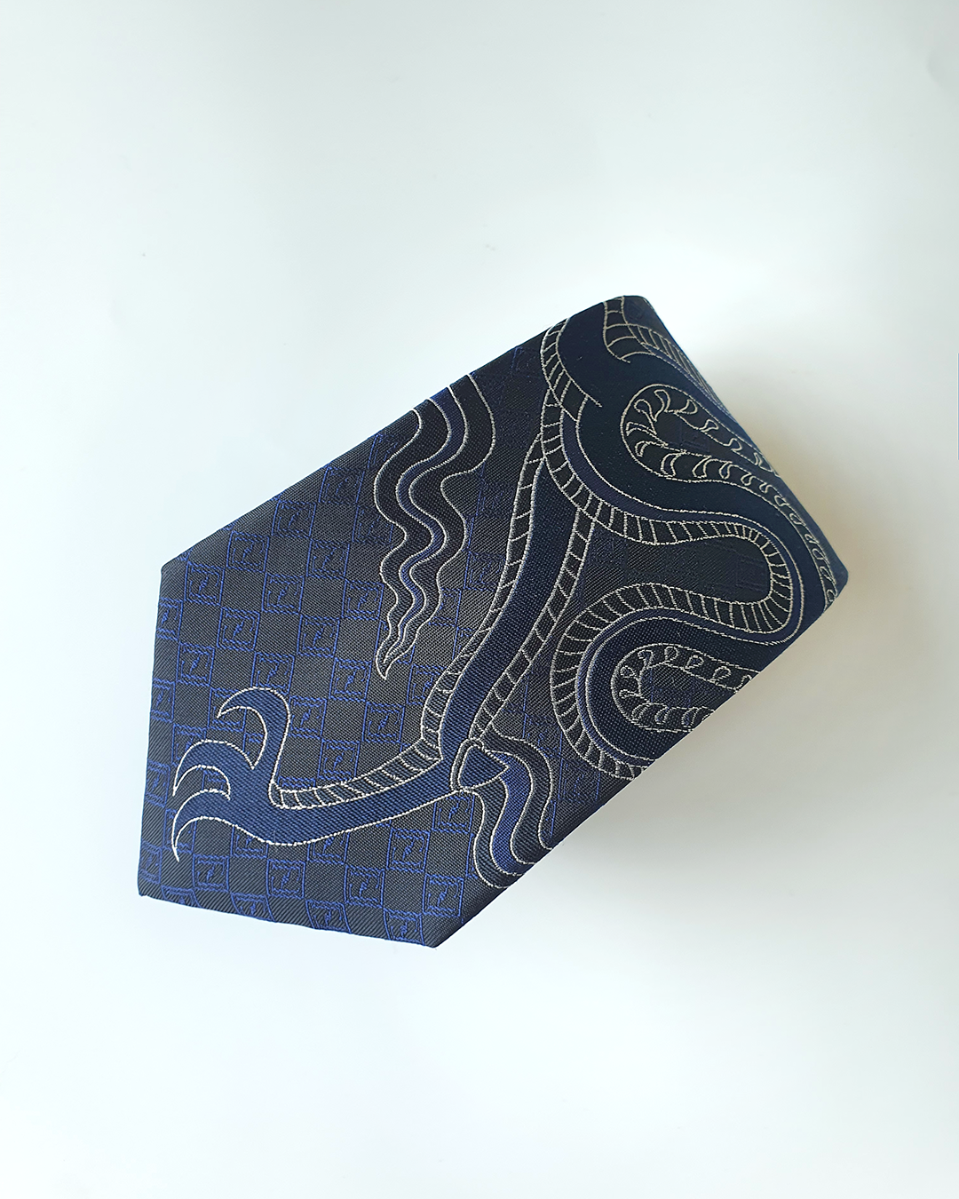 Quà Tặng Cao Cấp / Cà Vạt Lụa Gấm Hoa Văn Thanh Long / 8cm x 145cm