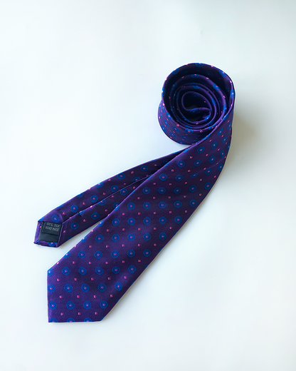 Quà Tặng Cao Cấp / Cà Vạt Lụa Gấm Hoa Văn Tử Liên Kèm Đôi Khuy Măng Sét / 8cm x 145cm