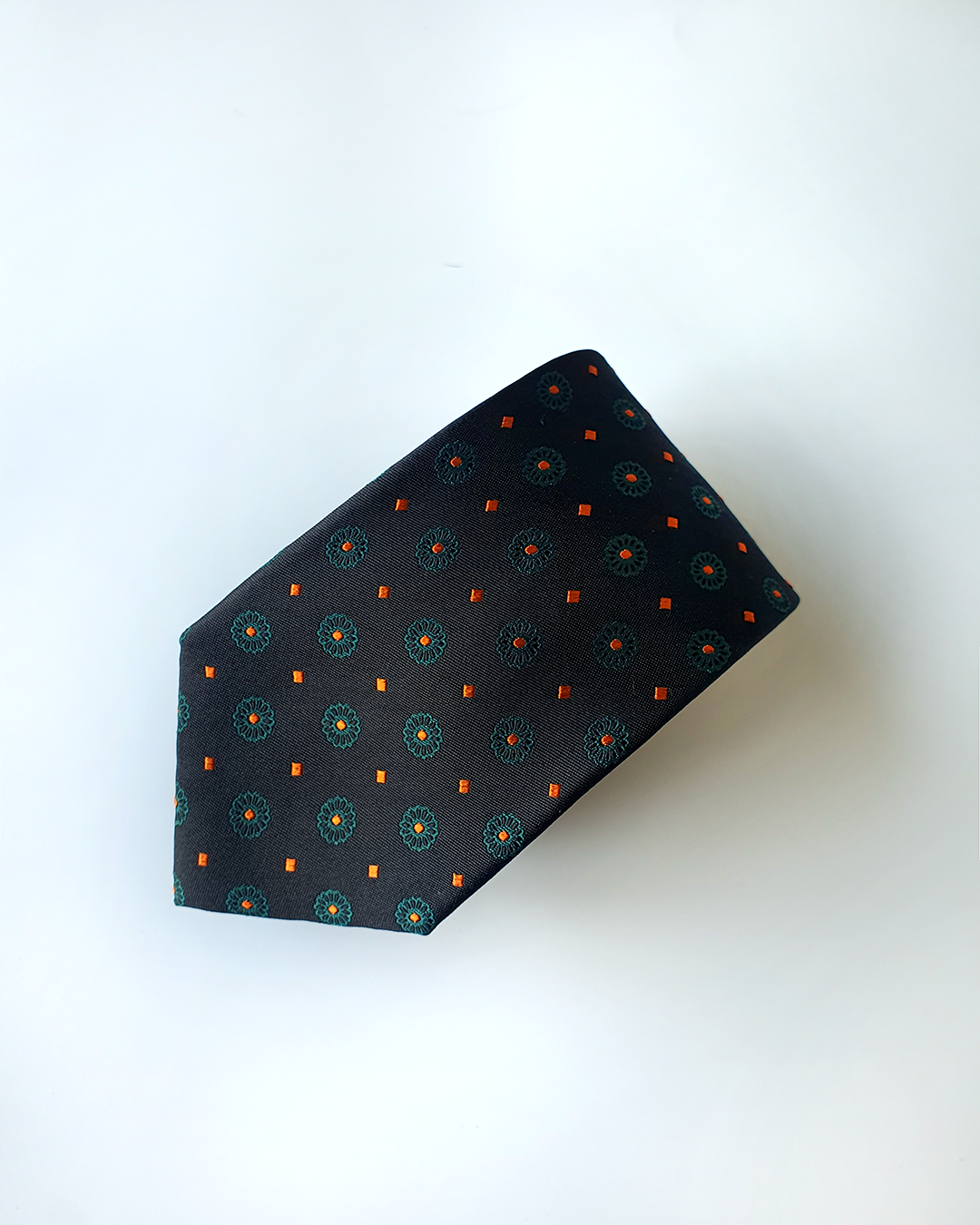 Cà Vạt Lụa Gấm Hoa Văn Huyền Ngọc Kèm Đôi Khuy Măng Sét / 8cm x 145cm