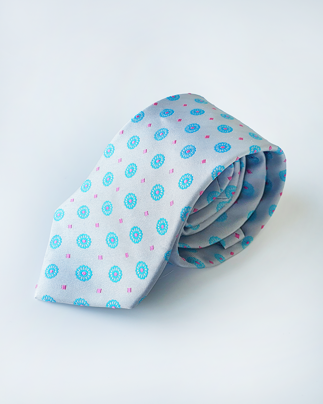 Quà Tặng Cao Cấp / Cà Vạt Lụa Gấm Hoa Văn Bạch Ngọc Kèm Đôi Khuy Măng Sét / 8cm x 145cm