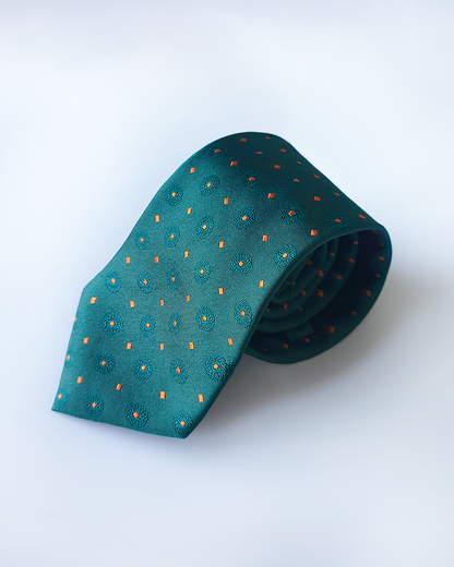 Quà Tặng Cao Cấp / Cà Vạt Lụa Gấm Hoa Văn Lục Bảo Kèm Đôi Khuy Măng Sét / 8cm x 145cm