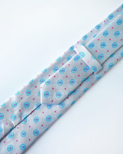 Quà Tặng Cao Cấp / Cà Vạt Lụa Gấm Hoa Văn Bạch Ngọc Kèm Đôi Khuy Măng Sét / 8cm x 145cm