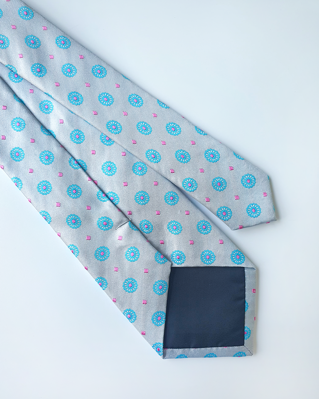 Quà Tặng Cao Cấp / Cà Vạt Lụa Gấm Hoa Văn Bạch Ngọc Kèm Đôi Khuy Măng Sét / 8cm x 145cm