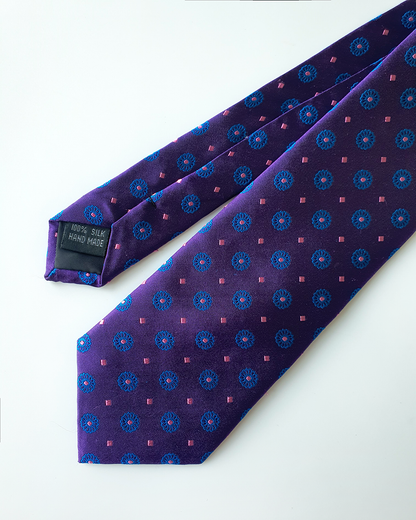 Quà Tặng Cao Cấp / Cà Vạt Lụa Gấm Hoa Văn Tử Liên Kèm Đôi Khuy Măng Sét / 8cm x 145cm
