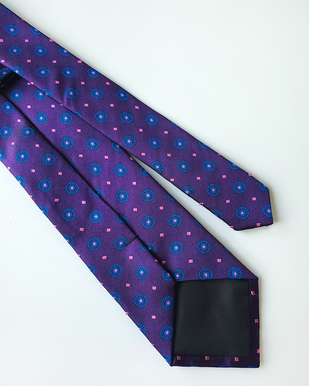 Quà Tặng Cao Cấp / Cà Vạt Lụa Gấm Hoa Văn Tử Liên Kèm Đôi Khuy Măng Sét / 8cm x 145cm