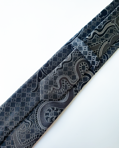 Quà Tặng Cao Cấp / Cà Vạt Lụa Gấm Hoa Văn Hắc Long / 8cm x 145cm