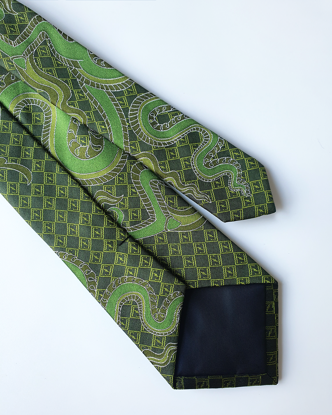 Quà Tặng Cao Cấp / Cà Vạt Lụa Gấm Hoa Văn Lục Long / 8cm x 145cm