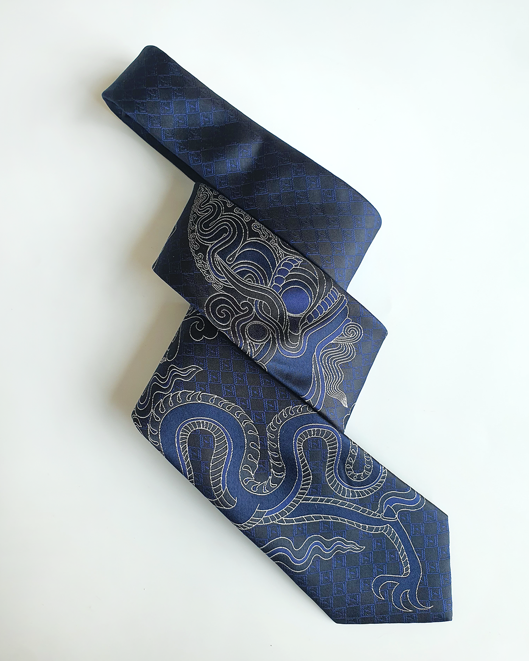 Quà Tặng Cao Cấp / Cà Vạt Lụa Gấm Hoa Văn Thanh Long / 8cm x 145cm