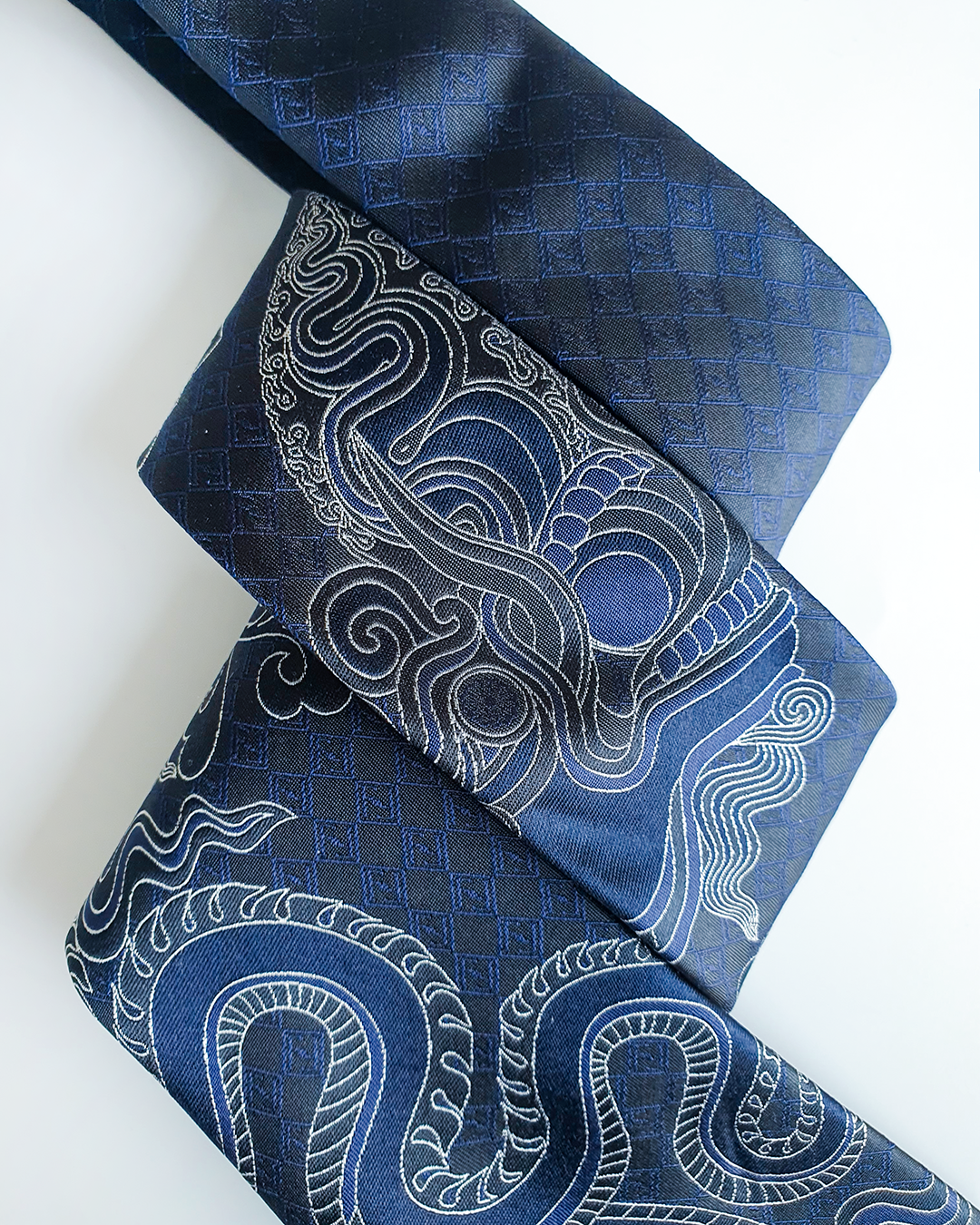 Quà Tặng Cao Cấp / Cà Vạt Lụa Gấm Hoa Văn Thanh Long / 8cm x 145cm