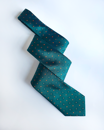 Quà Tặng Cao Cấp / Cà Vạt Lụa Gấm Hoa Văn Lục Bảo Kèm Đôi Khuy Măng Sét / 8cm x 145cm