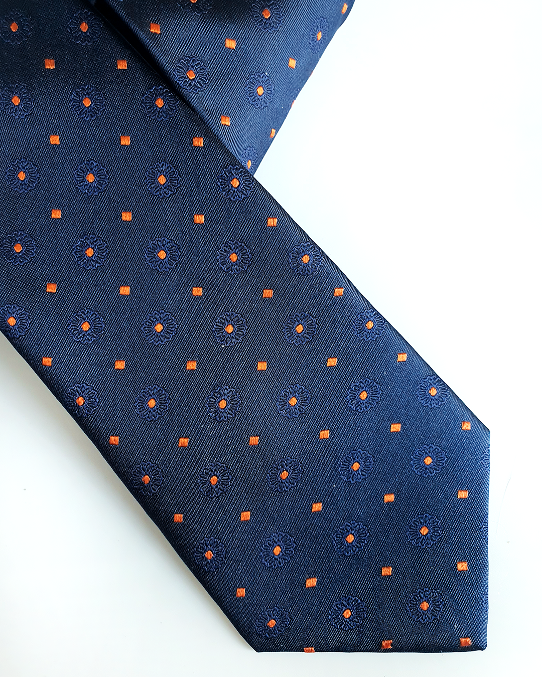 Quà Tặng Cao Cấp / Cà Vạt Lụa Gấm Hoa Văn Lam Ngọc Kèm Đôi Khuy Măng Sét / 8cm x 145cm