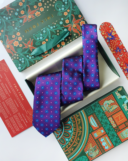 Quà Tặng Cao Cấp / Cà Vạt Lụa Gấm Hoa Văn Tử Liên Kèm Đôi Khuy Măng Sét / 8cm x 145cm