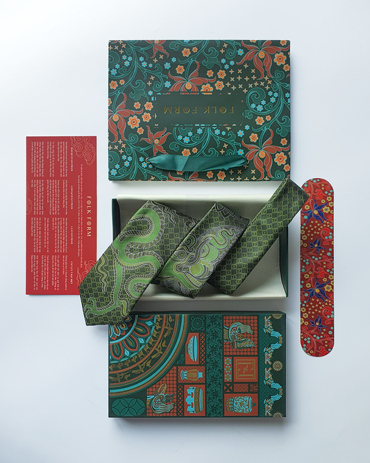 Quà Tặng Cao Cấp / Cà Vạt Lụa Gấm Hoa Văn Lục Long / 8cm x 145cm