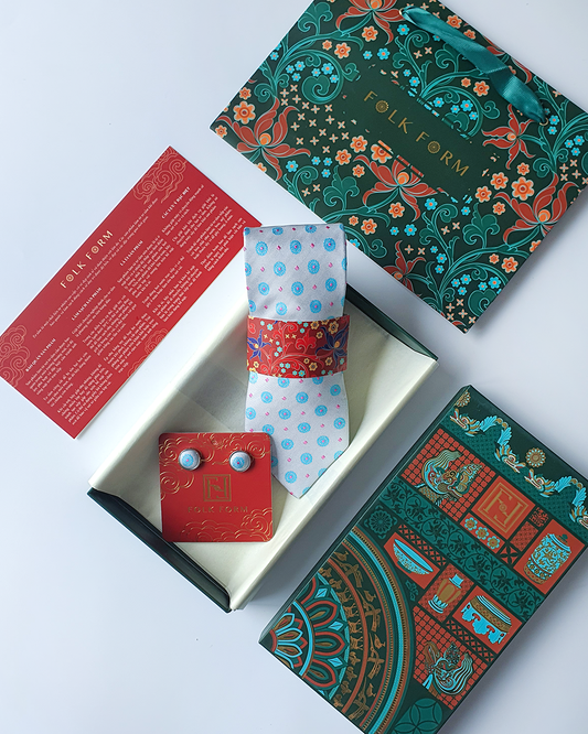 Quà Tặng Cao Cấp / Cà Vạt Lụa Gấm Hoa Văn Bạch Ngọc Kèm Đôi Khuy Măng Sét / 8cm x 145cm