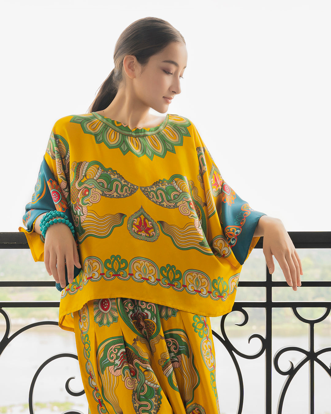 Áo Cánh Dơi Lụa Thập Niên 1940 / Hoạ tiết Mây Hoạ Long Ân Vàng