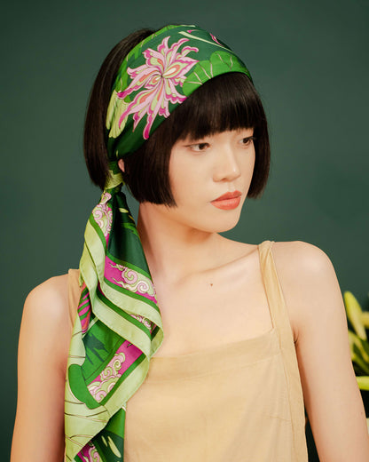 Khăn Lụa Uyên Ương Liên Hạ / Xanh Lá & Hồng / 65x65cm / 26x26in