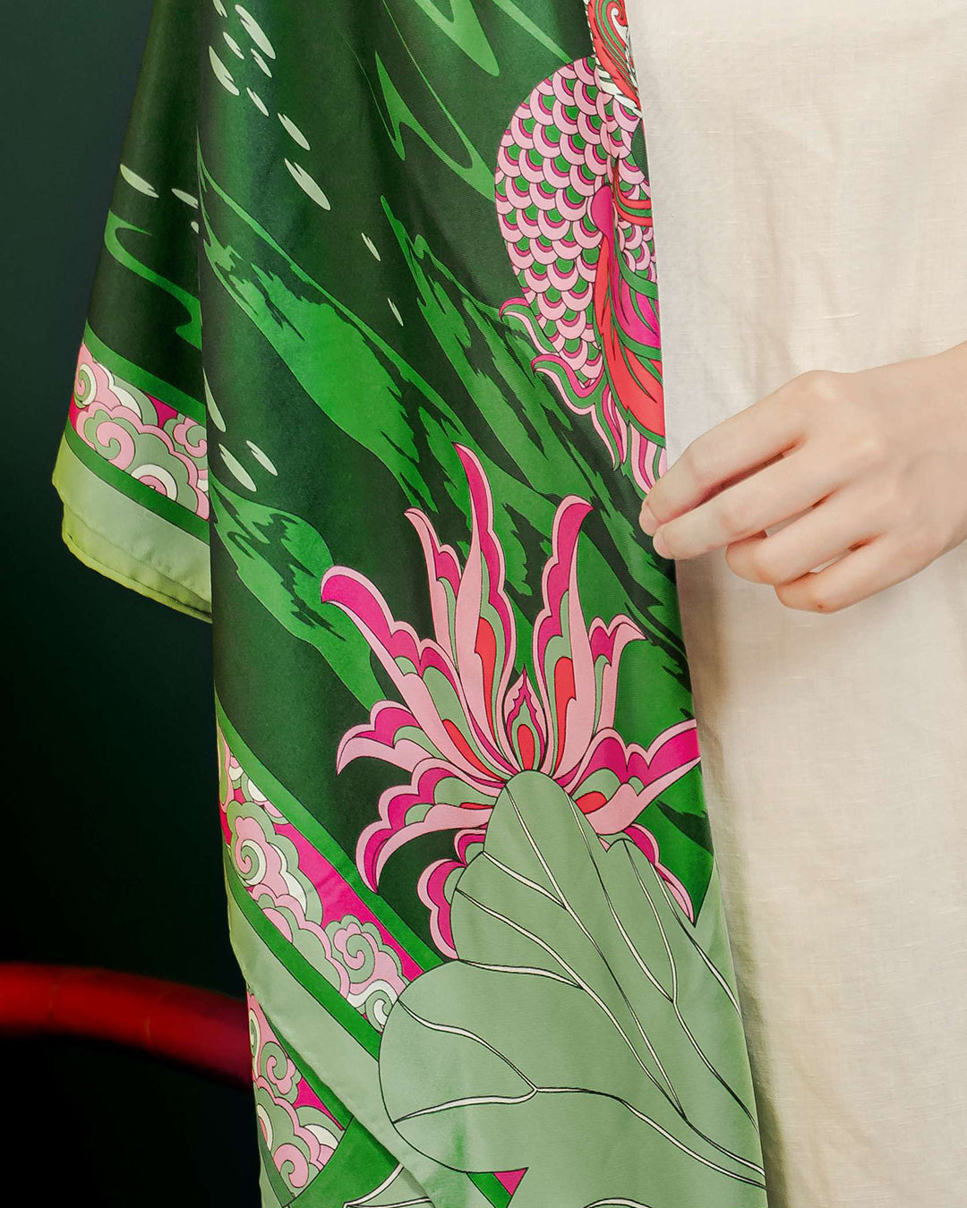 Khăn Lụa Uyên Ương Liên Hạ / Xanh Lá & Hồng / 110x110