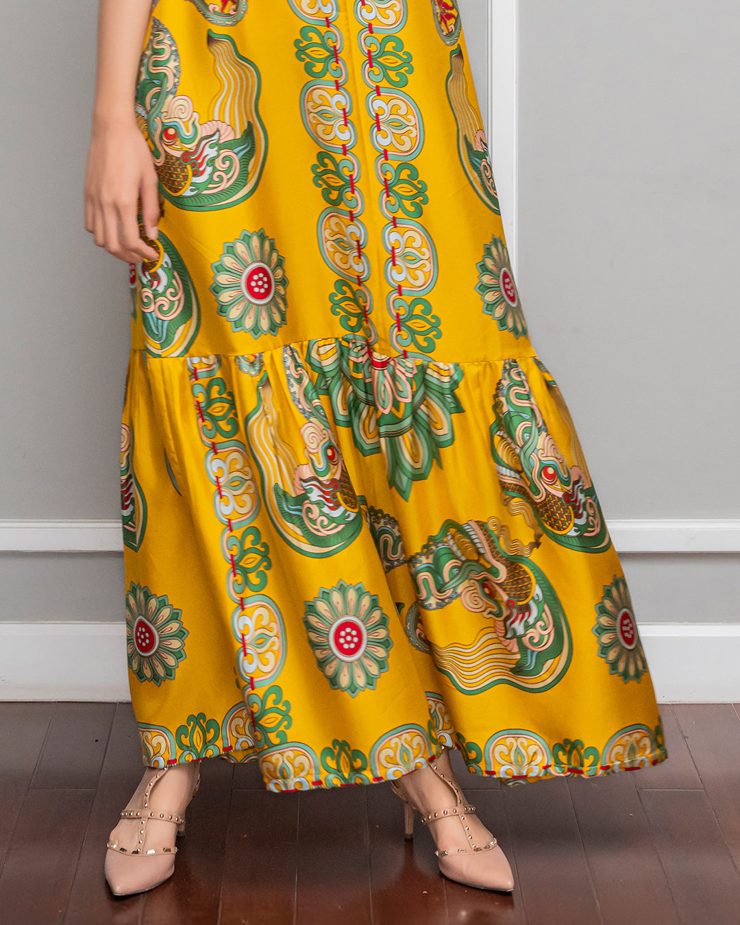 Đầm Max Boho Lụa 1970 Không Tay / Hoạ tiết Mây Hoạ Long Ân Vàng