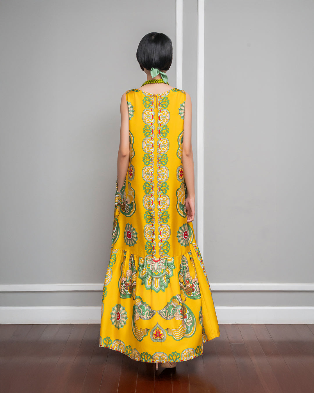 Đầm Max Boho Lụa 1970 Không Tay / Hoạ tiết Mây Hoạ Long Ân Vàng