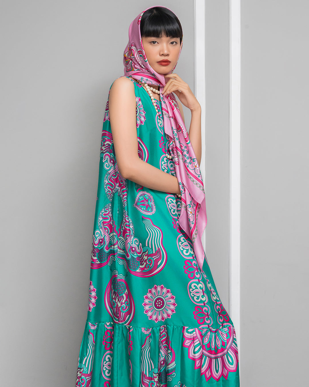Đầm Max Boho Lụa 1970 Không Tay / Hoạ tiết Mây Hoạ Long Ân Xanh Ngọc