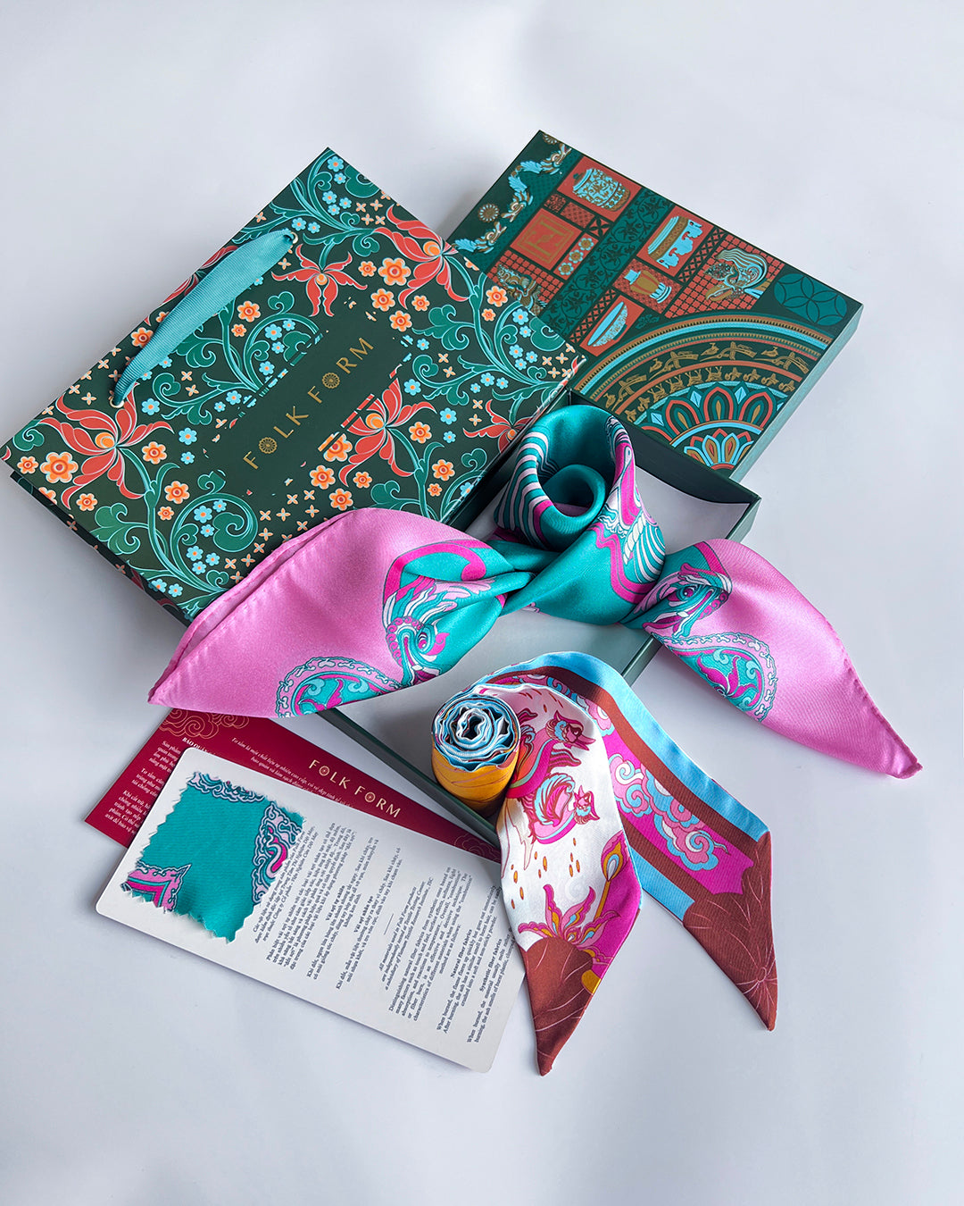 Quà Tặng Cao Cấp Tinh Sắc / Khăn Lụa Vuông Hương Vân Long Mộng / Xanh Ngọc & Hồng