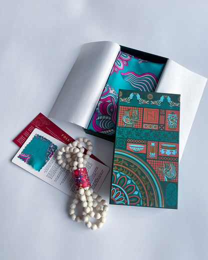 Quà Tặng Cao Cấp Tinh Ngọc / Khăn Lụa Vuông Hương Vân Long Mộng / Xanh Ngọc & Hồng