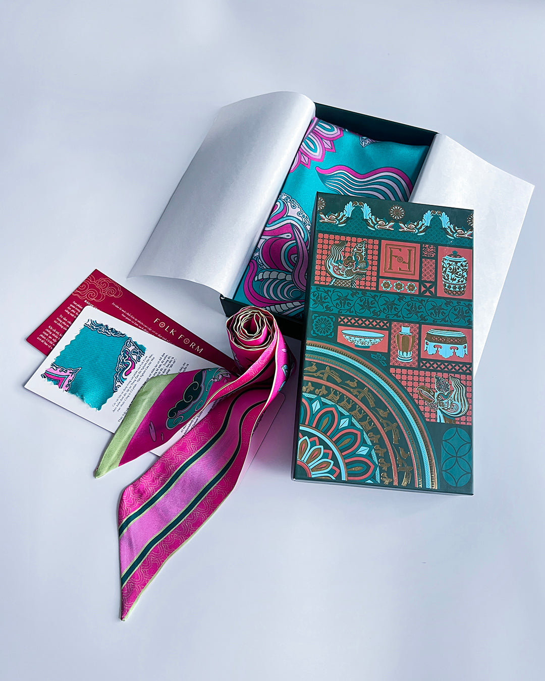 Quà Tặng Cao Cấp Tinh Sắc / Khăn Lụa Vuông Hương Vân Long Mộng / Xanh Ngọc & Hồng