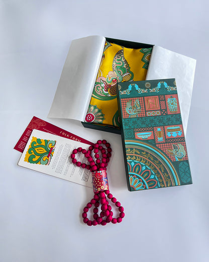 Quà Tặng Cao Cấp Tinh Ngọc / Khăn Lụa Vuông Mây Hoạ Long Ân / Vàng