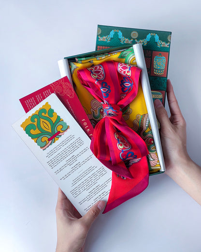 Quà Tặng Cao Cấp Tinh Sắc / Khăn Lụa Vuông Mây Hoạ Long Ân / Vàng