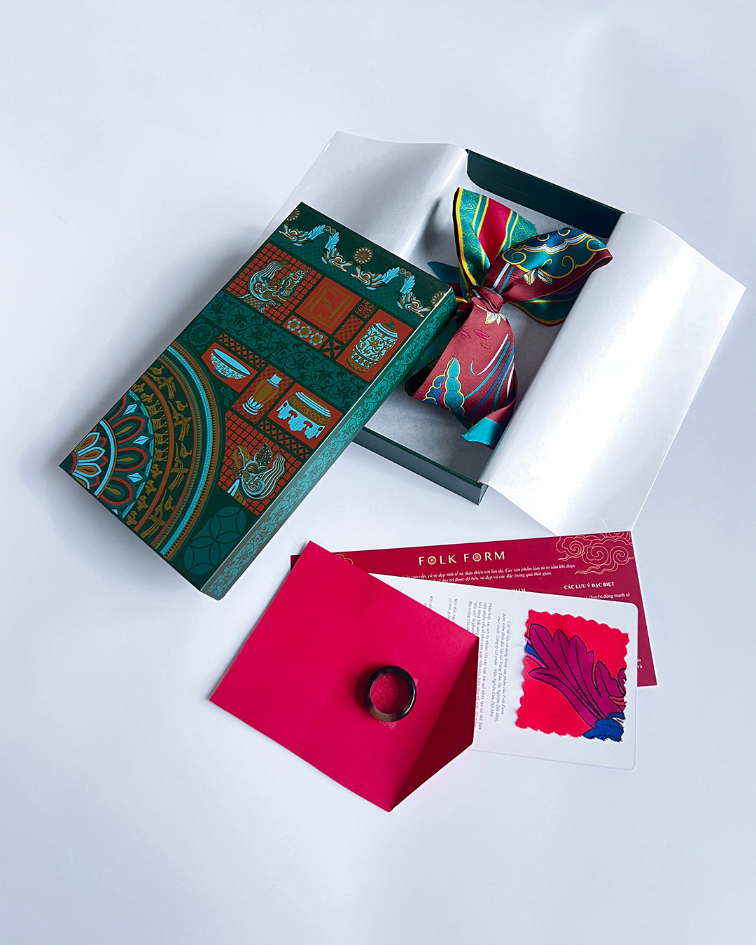 Quà Tặng Cao Cấp / Khăn Twilly Lụa Cố Đô Liên Hoạ / Nâu & Xanh Lá Đậm / 6cm x 150cm