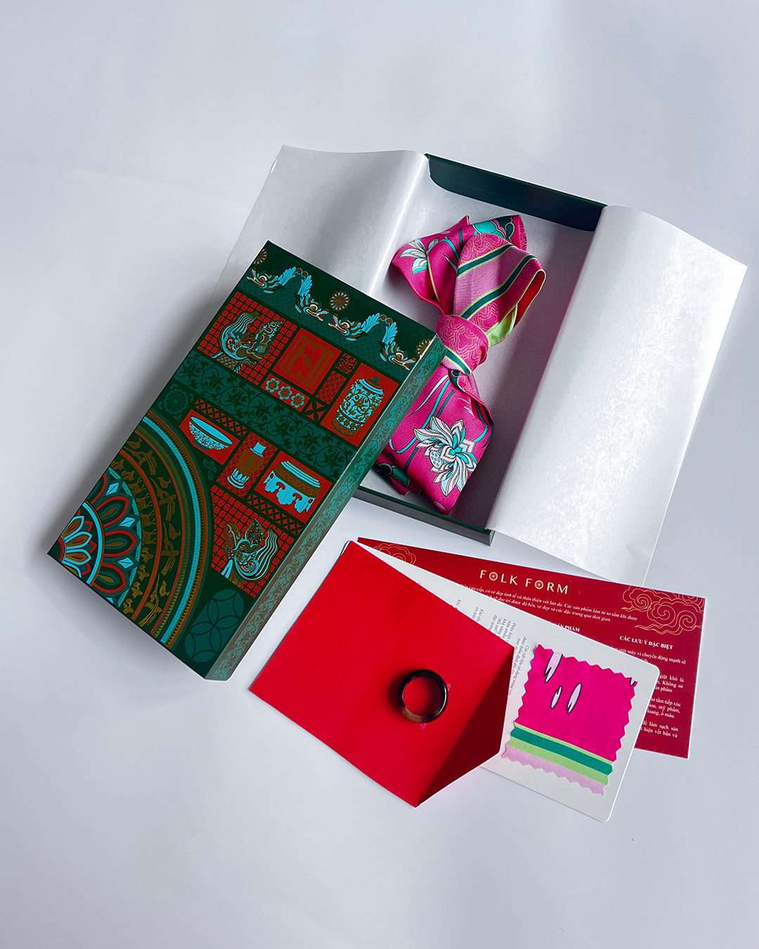 Quà Tặng Cao Cấp / Khăn Twilly Lụa Cố Đô Liên Hoạ / Hồng & Xanh Lá / 6cm x 150cm