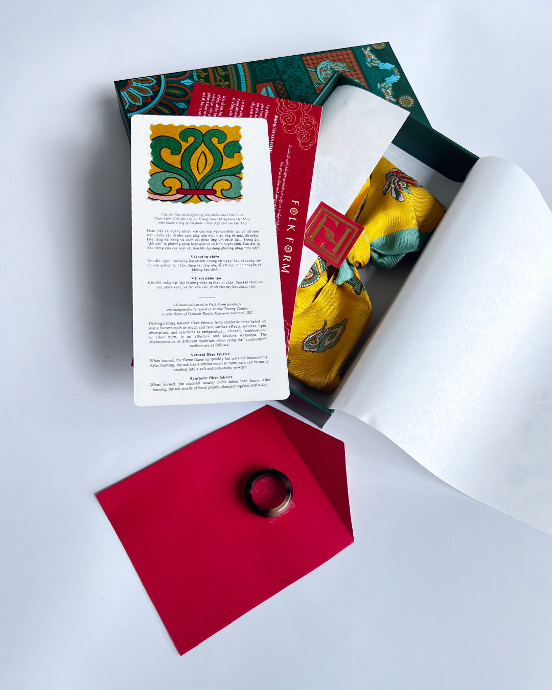 Quà Tặng Cao Cấp / Khăn Twilly Lụa Hương Vân Long Mộng / Xanh Lá & Vàng / 6cm x 150cm