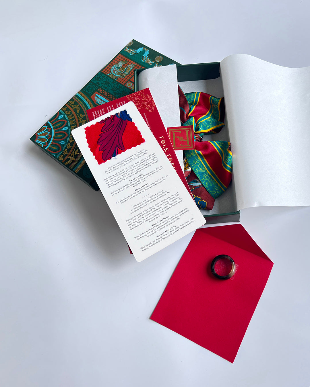 Quà Tặng Cao Cấp / Khăn Twilly Lụa Cố Đô Liên Hoạ / Nâu & Xanh Lá Đậm / 6cm x 150cm