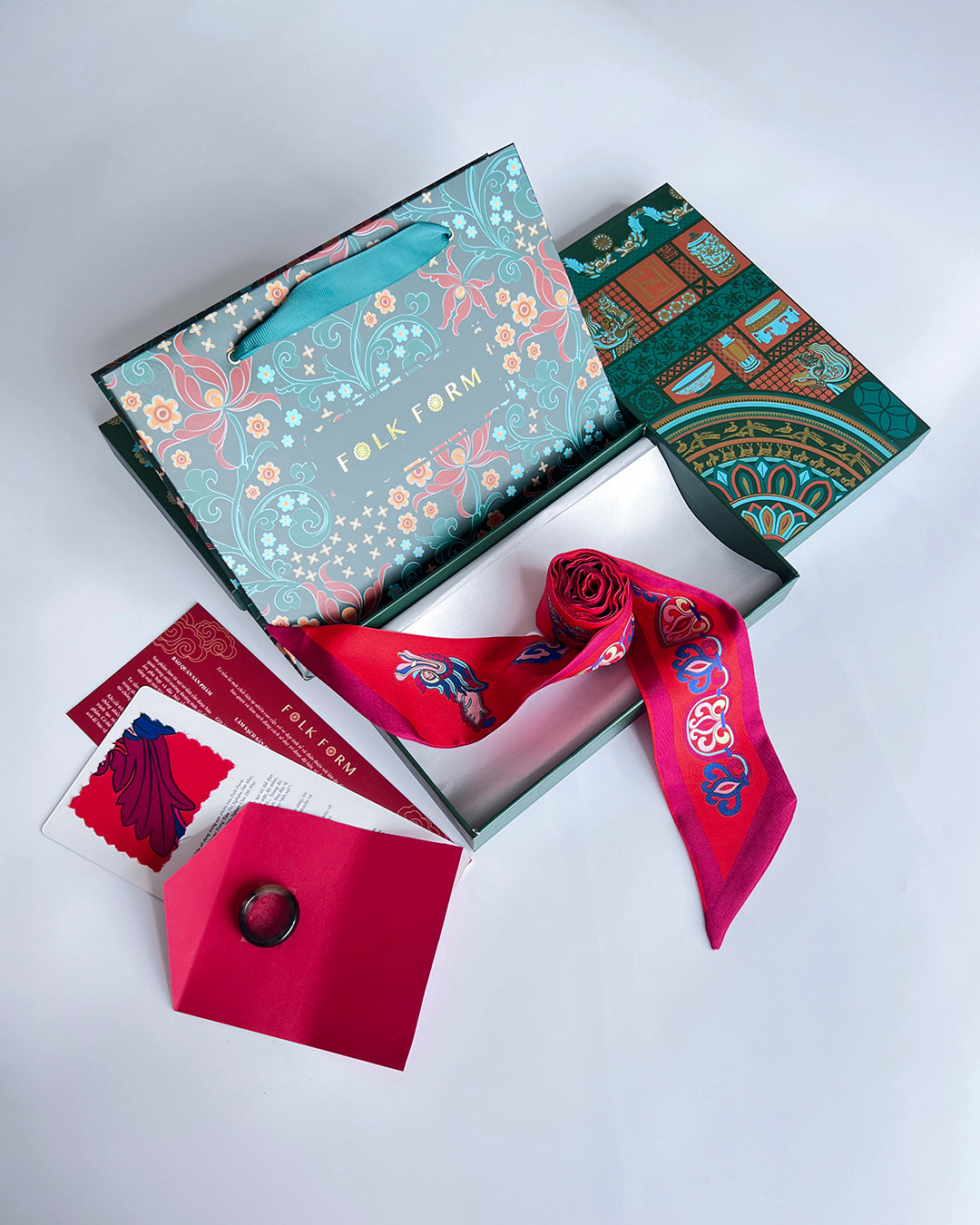 Quà Tặng Cao Cấp / Khăn Twilly Lụa Hương Vân Long Mộng / Đỏ / 6cm x 150cm