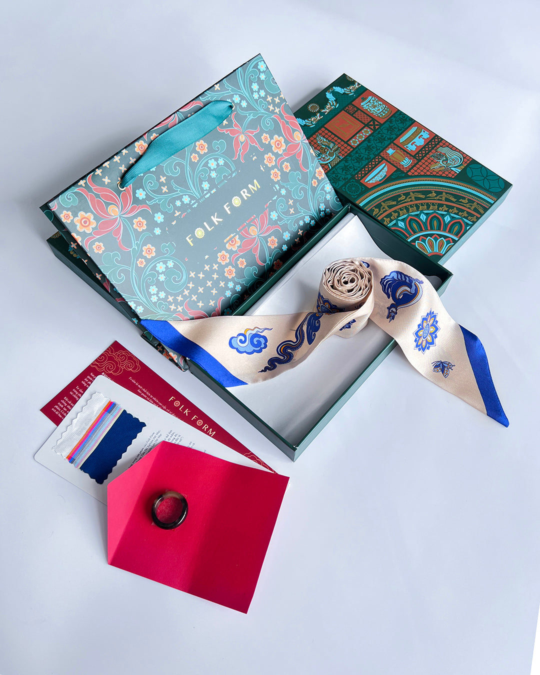 Quà Tặng Cao Cấp / Khăn Twilly Lụa Lý Quốc Ký Sự / Be & Xanh Dương / 6cm x 150cm