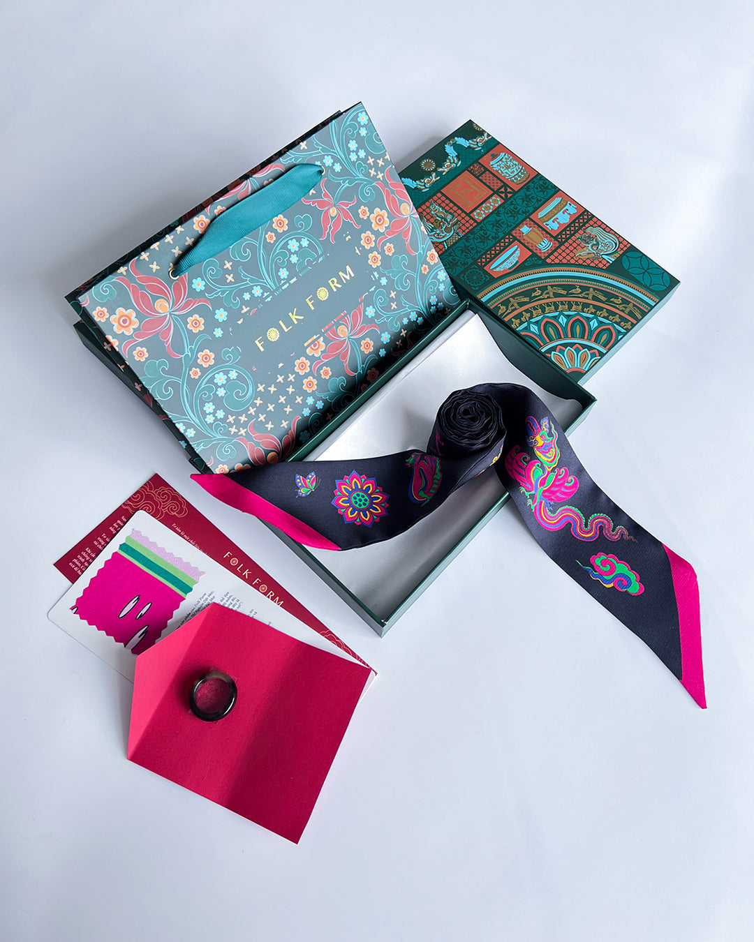 Quà Tặng Cao Cấp / Khăn Twilly Lụa Lý Quốc Ký Sự / Đen & Hồng / 6cm x 150cm