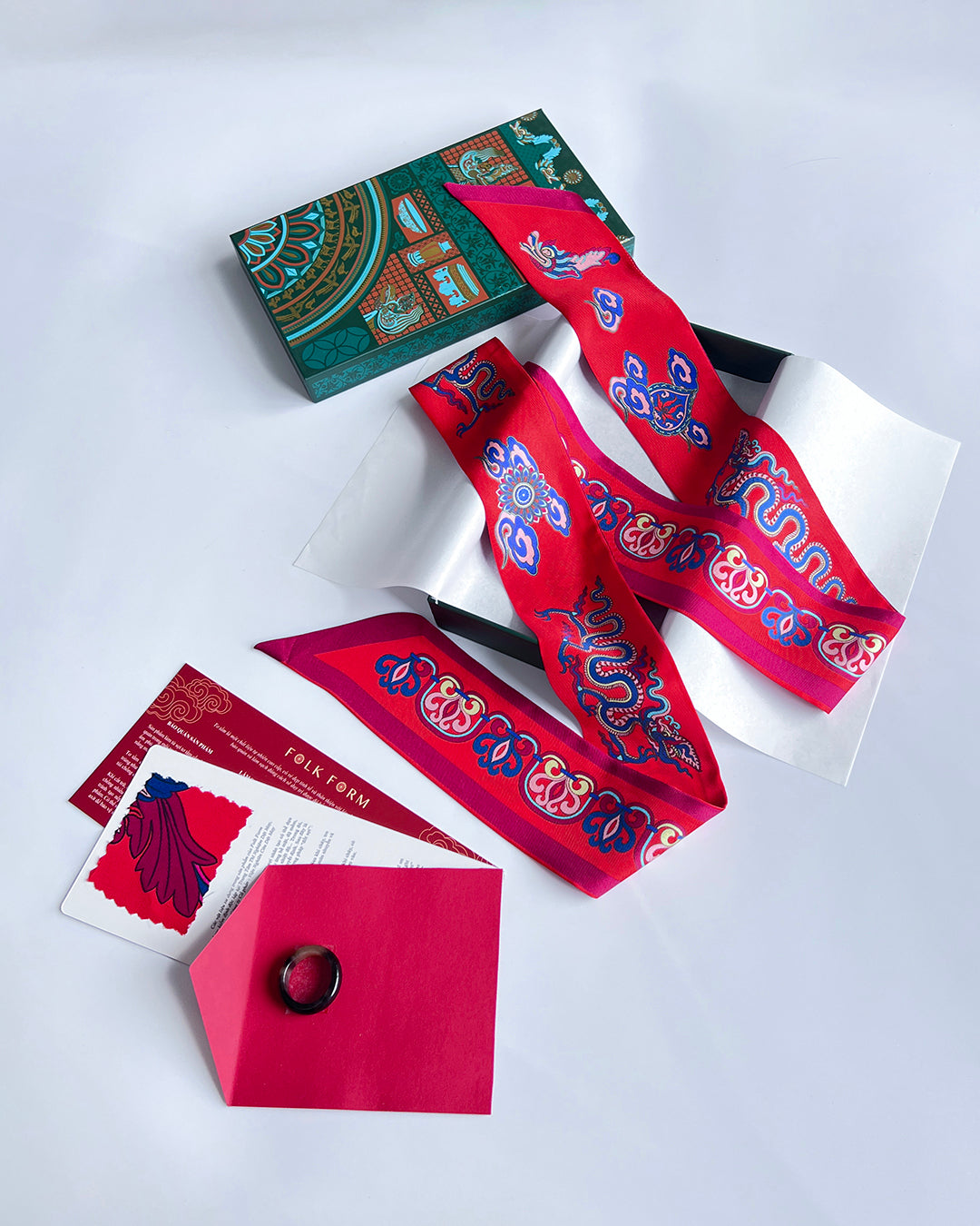 Quà Tặng Cao Cấp / Khăn Twilly Lụa Hương Vân Long Mộng / Đỏ / 6cm x 150cm