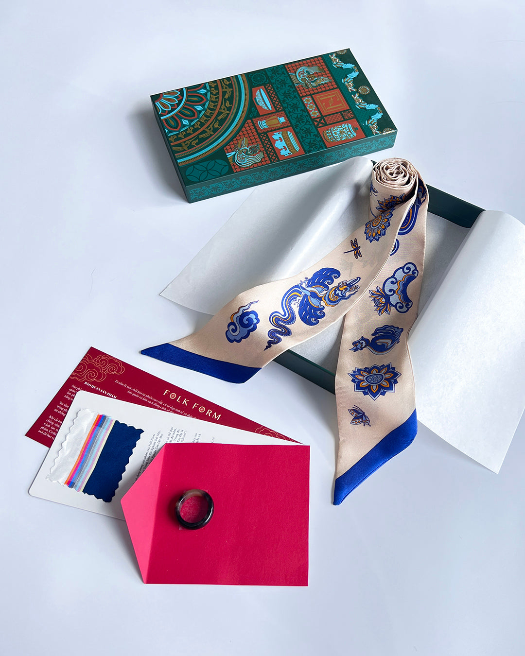 Quà Tặng Cao Cấp / Khăn Twilly Lụa Lý Quốc Ký Sự / Be & Xanh Dương / 6cm x 150cm