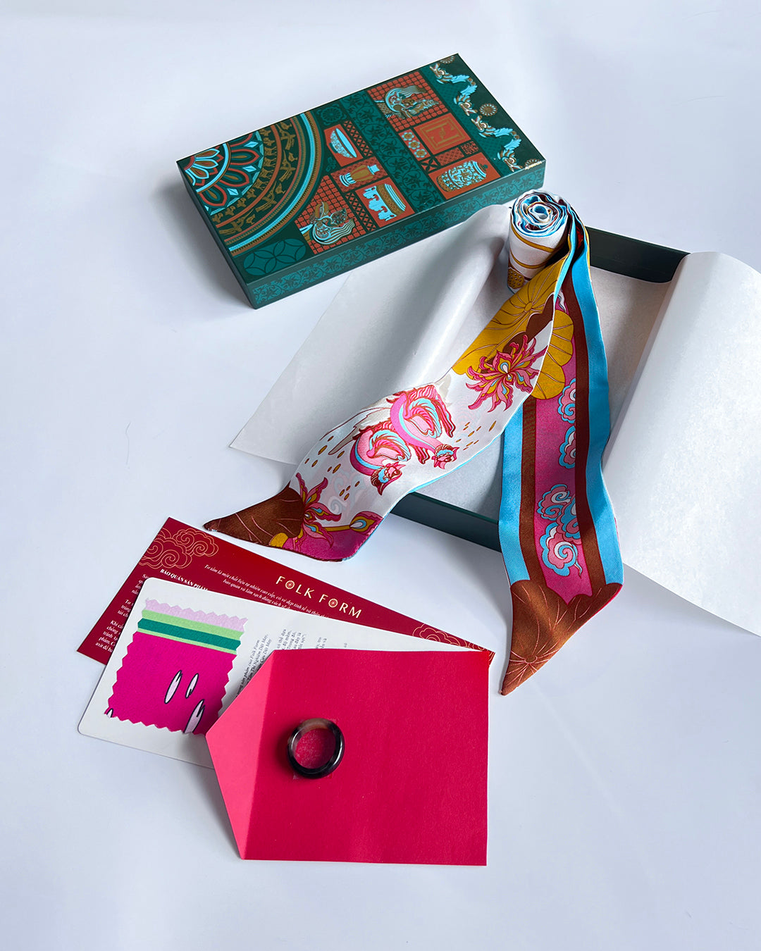 Quà Tặng Cao Cấp / Khăn Twilly Lụa Uyên Ương Liên Hạ / Be & Nâu / 6cm x 150cm