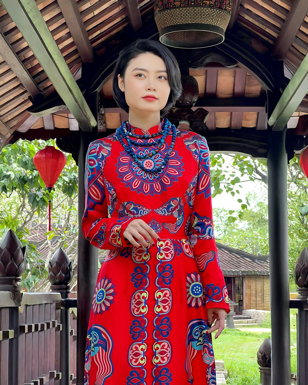 Áo Dài Truyền Thống / Hoạ tiết Mây Hoạ Long Ân Đỏ